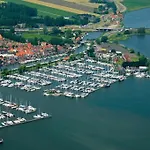 Houseboat Tomio Near Amsterdam Tekne Monnickendam