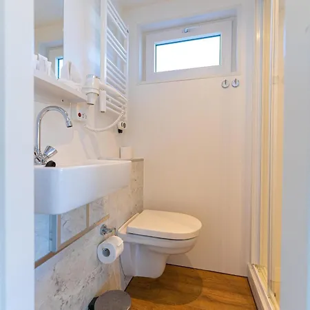 Ботель Houseboat Tomio Near Amsterdam Монникендам