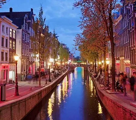 Houseboat Tomio Near Amsterdam Ботель