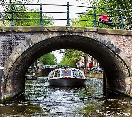 Ботель Houseboat Tomio Near Amsterdam Монникендам