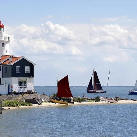 Houseboat Tomio Near Amsterdam Монникендам